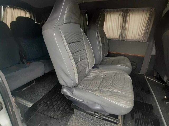 Білий Хендай Н1 (Старекс), об'ємом двигуна 2.5 л та пробігом 280 тис. км за 4773 $, фото 8 на Automoto.ua