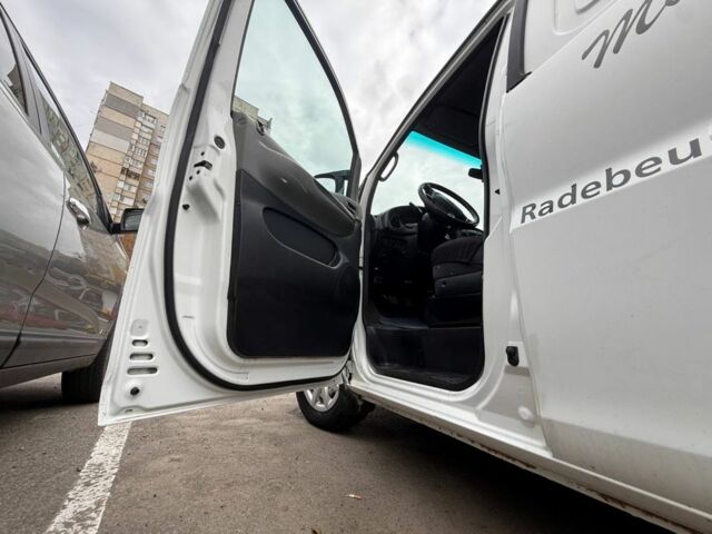 Хендай Н1 (Старекс) 2006 у Харкові на Automoto.ua Білий Хендай Н1 (Старекс), об'ємом двигуна 2.5 л та пробігом 149 тис. км за 4666 $, фото 4 на Automoto.ua