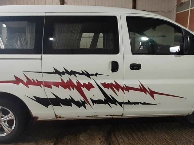 Білий Хендай Н1 (Старекс), об'ємом двигуна 2.5 л та пробігом 280 тис. км за 4773 $, фото 1 на Automoto.ua