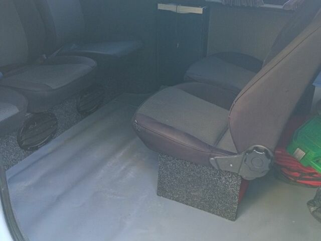 Белый Хендай Н1 (Старекс), объемом двигателя 2.5 л и пробегом 310 тыс. км за 6000 $, фото 6 на Automoto.ua