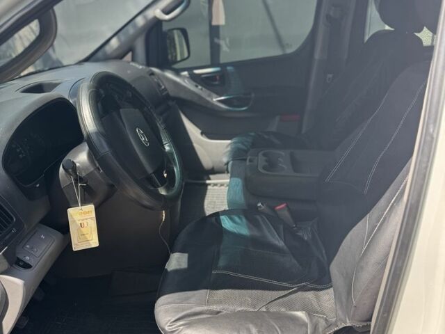 Хендай Н1 (Старекс) 2011 в Одессе на Automoto.ua Белый Хендай Н1 (Старекс), объемом двигателя 2.5 л и пробегом 285 тыс. км за 10500 $, фото 12 на Automoto.ua