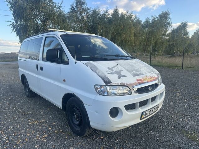 Белый Хендай Н1 (Старекс), объемом двигателя 2.5 л и пробегом 300 тыс. км за 2850 $, фото 6 на Automoto.ua