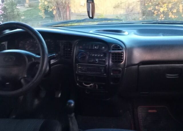 Белый Хендай Н1 (Старекс), объемом двигателя 2.5 л и пробегом 5 тыс. км за 3200 $, фото 13 на Automoto.ua