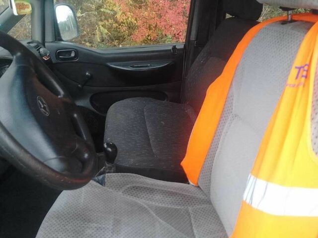 Белый Хендай Н1 (Старекс), объемом двигателя 2.5 л и пробегом 227 тыс. км за 2500 $, фото 5 на Automoto.ua