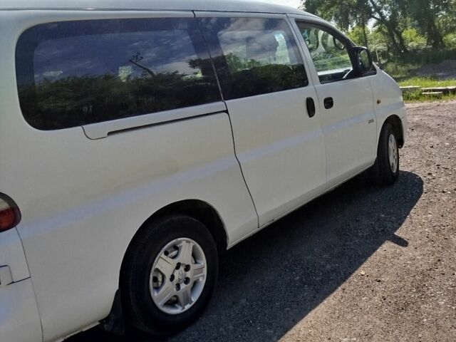 Хендай Н1 (Старекс) 2004 в Киеве на Automoto.ua Белый Хендай Н1 (Старекс), объемом двигателя 2.5 л и пробегом 207 тыс. км за 4950 $, фото 1 на Automoto.ua