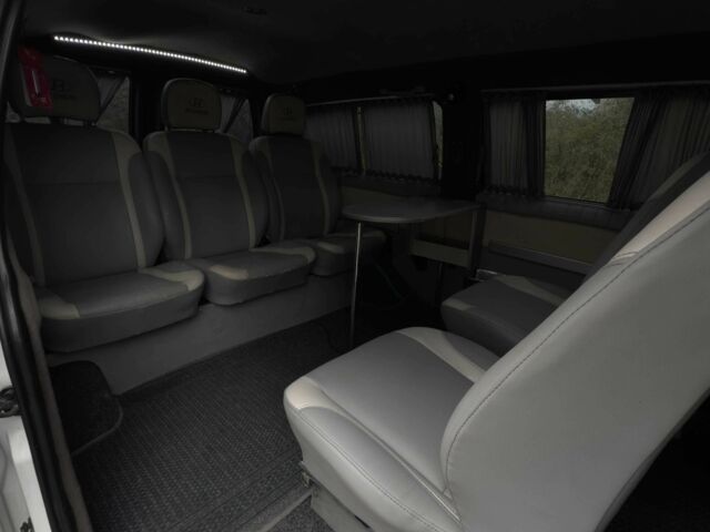 Білий Хендай Н1 (Старекс), об'ємом двигуна 2.5 л та пробігом 370 тис. км за 6000 $, фото 7 на Automoto.ua