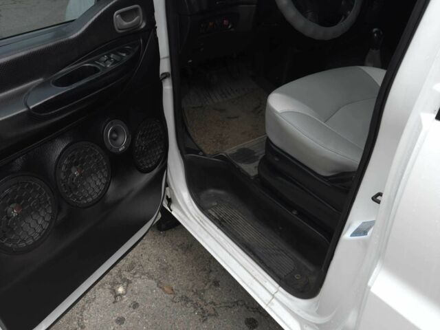 Білий Хендай Н1 (Старекс), об'ємом двигуна 2.5 л та пробігом 370 тис. км за 6000 $, фото 3 на Automoto.ua