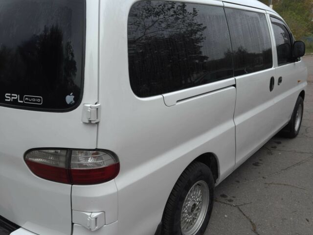 Білий Хендай Н1 (Старекс), об'ємом двигуна 2.5 л та пробігом 370 тис. км за 6000 $, фото 2 на Automoto.ua