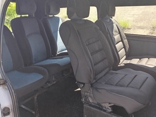 Хендай Н1 (Старекс) 2004 в Киеве на Automoto.ua Белый Хендай Н1 (Старекс), объемом двигателя 2.5 л и пробегом 207 тыс. км за 4950 $, фото 5 на Automoto.ua