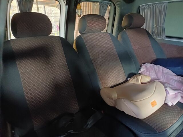 Белый Хендай Н1 (Старекс), объемом двигателя 2.5 л и пробегом 370 тыс. км за 7600 $, фото 4 на Automoto.ua