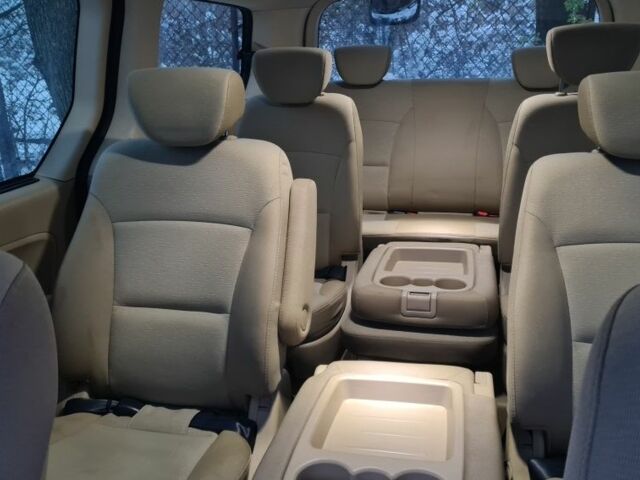 Белый Хендай Н1 (Старекс), объемом двигателя 2.5 л и пробегом 85 тыс. км за 17000 $, фото 7 на Automoto.ua