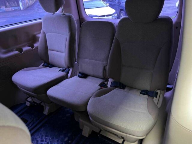 Белый Хендай Н1 (Старекс), объемом двигателя 2.5 л и пробегом 235 тыс. км за 10900 $, фото 13 на Automoto.ua