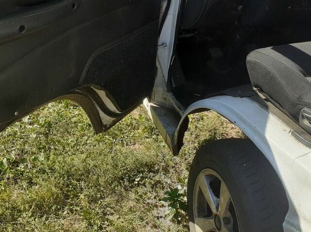 Белый Хендай Н1 (Старекс), объемом двигателя 2.5 л и пробегом 200 тыс. км за 2602 $, фото 4 на Automoto.ua