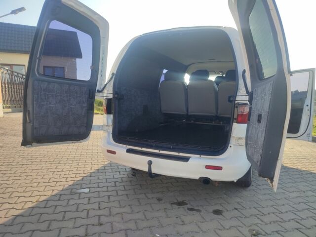 Белый Хендай Н1 (Старекс), объемом двигателя 2.5 л и пробегом 250 тыс. км за 4650 $, фото 10 на Automoto.ua