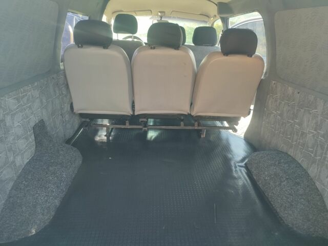 Белый Хендай Н1 (Старекс), объемом двигателя 2.5 л и пробегом 250 тыс. км за 4650 $, фото 7 на Automoto.ua