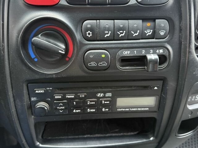 Бежевий Хендай Н1 (Старекс), об'ємом двигуна 2.5 л та пробігом 158 тис. км за 4700 $, фото 3 на Automoto.ua