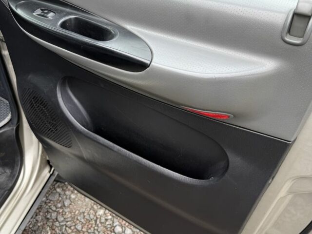 Бежевий Хендай Н1 (Старекс), об'ємом двигуна 2.5 л та пробігом 158 тис. км за 4700 $, фото 16 на Automoto.ua