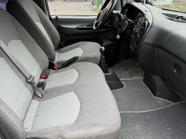 Бежевий Хендай Н1 (Старекс), об'ємом двигуна 2.5 л та пробігом 158 тис. км за 4700 $, фото 15 на Automoto.ua