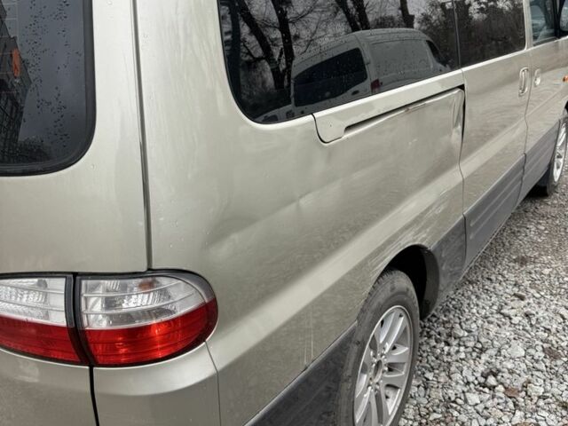 Бежевий Хендай Н1 (Старекс), об'ємом двигуна 2.5 л та пробігом 158 тис. км за 4700 $, фото 12 на Automoto.ua