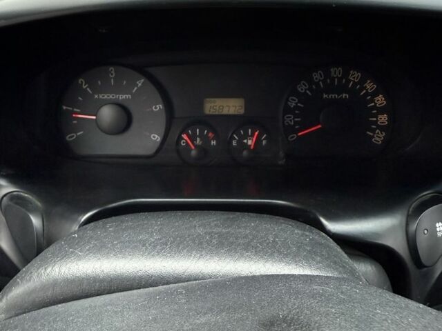 Бежевий Хендай Н1 (Старекс), об'ємом двигуна 2.5 л та пробігом 158 тис. км за 4700 $, фото 4 на Automoto.ua