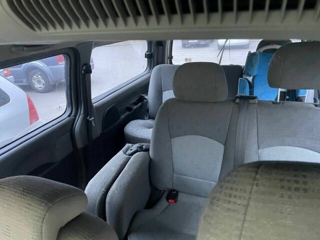 Бежевый Хендай Н1 (Старекс), объемом двигателя 0 л и пробегом 256 тыс. км за 4717 $, фото 2 на Automoto.ua