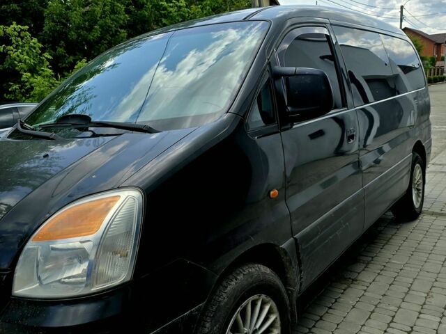 Черный Хендай Н1 (Старекс), объемом двигателя 2.4 л и пробегом 255 тыс. км за 6500 $, фото 3 на Automoto.ua