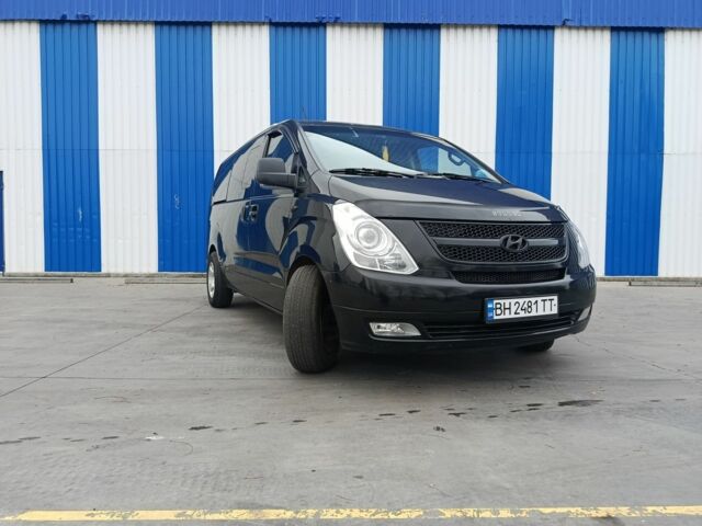 Черный Хендай Н1 (Старекс), объемом двигателя 2.5 л и пробегом 319 тыс. км за 10500 $, фото 6 на Automoto.ua