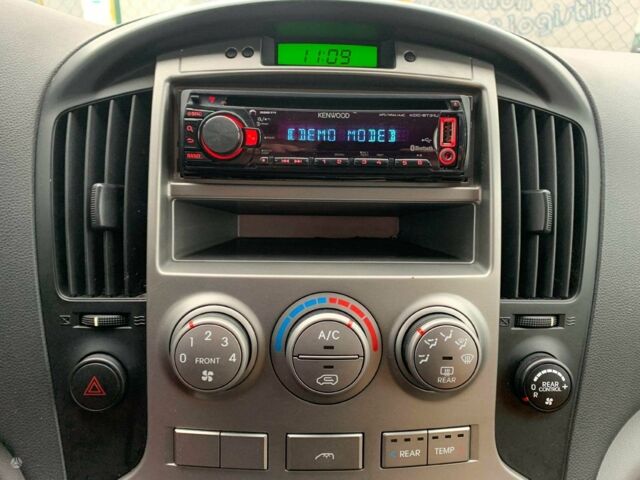 Чорний Хендай Н1 (Старекс), об'ємом двигуна 2.5 л та пробігом 231 тис. км за 6900 $, фото 18 на Automoto.ua