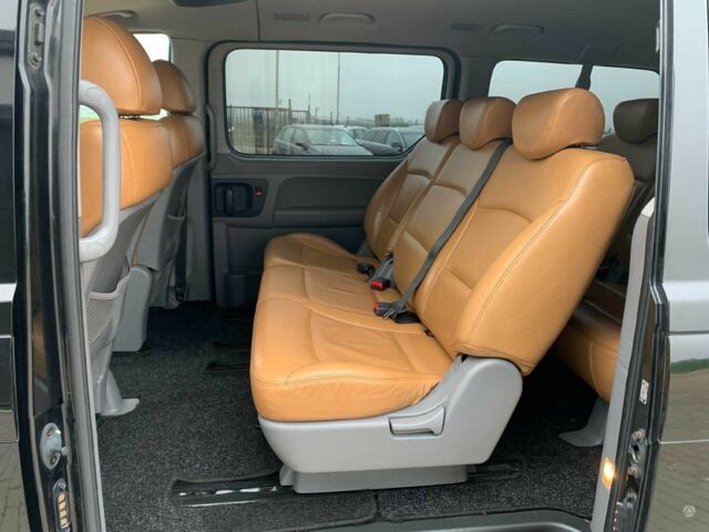 Чорний Хендай Н1 (Старекс), об'ємом двигуна 2.5 л та пробігом 231 тис. км за 6900 $, фото 13 на Automoto.ua