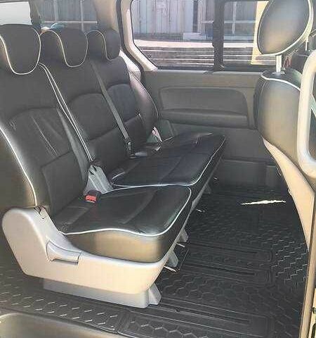 Черный Хендай Н1 (Старекс), объемом двигателя 2.5 л и пробегом 260 тыс. км за 13950 $, фото 4 на Automoto.ua