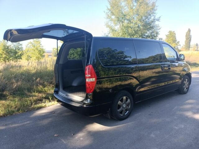 Черный Хендай Н1 (Старекс), объемом двигателя 2.5 л и пробегом 224 тыс. км за 14999 $, фото 5 на Automoto.ua