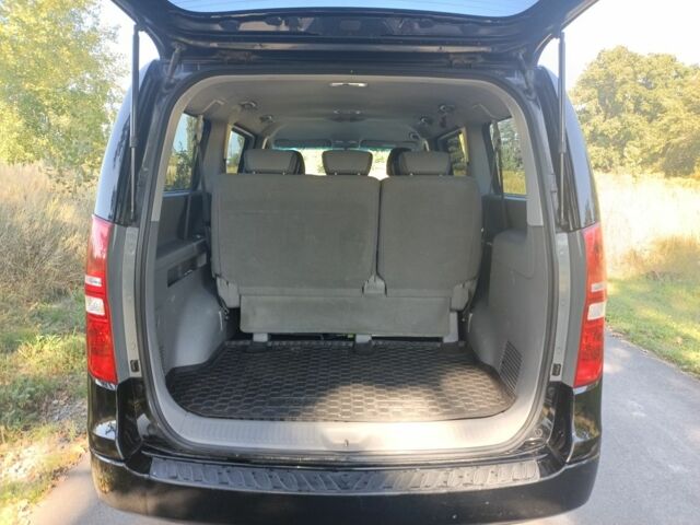 Черный Хендай Н1 (Старекс), объемом двигателя 2.5 л и пробегом 224 тыс. км за 14999 $, фото 4 на Automoto.ua