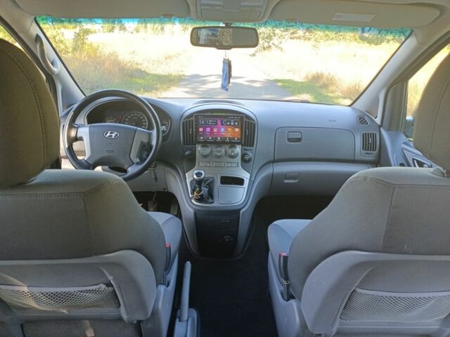 Черный Хендай Н1 (Старекс), объемом двигателя 2.5 л и пробегом 224 тыс. км за 14999 $, фото 16 на Automoto.ua