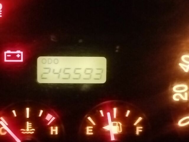 Серый Хендай Н1 (Старекс), объемом двигателя 2.5 л и пробегом 294 тыс. км за 6300 $, фото 1 на Automoto.ua