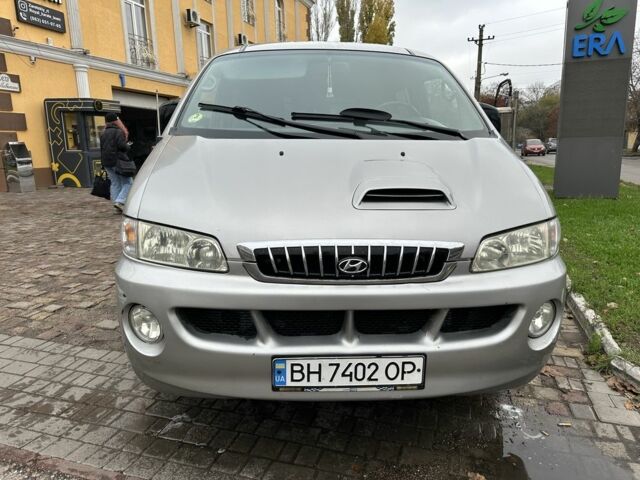 Сірий Хендай Н1 (Старекс), об'ємом двигуна 2.5 л та пробігом 192 тис. км за 5200 $, фото 2 на Automoto.ua