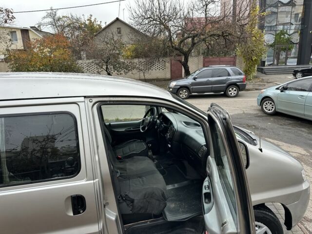 Сірий Хендай Н1 (Старекс), об'ємом двигуна 2.5 л та пробігом 192 тис. км за 5200 $, фото 14 на Automoto.ua