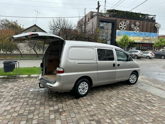 Сірий Хендай Н1 (Старекс), об'ємом двигуна 2.5 л та пробігом 192 тис. км за 5200 $, фото 8 на Automoto.ua