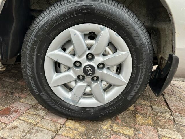 Сірий Хендай Н1 (Старекс), об'ємом двигуна 2.5 л та пробігом 192 тис. км за 5200 $, фото 5 на Automoto.ua