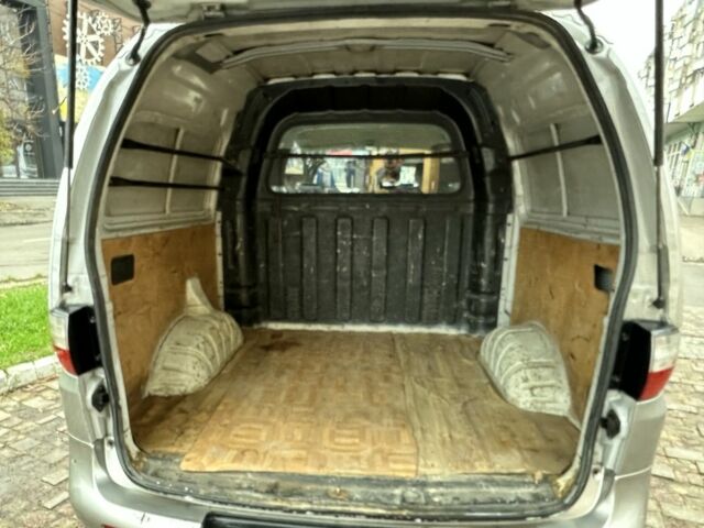 Сірий Хендай Н1 (Старекс), об'ємом двигуна 2.5 л та пробігом 192 тис. км за 5200 $, фото 6 на Automoto.ua