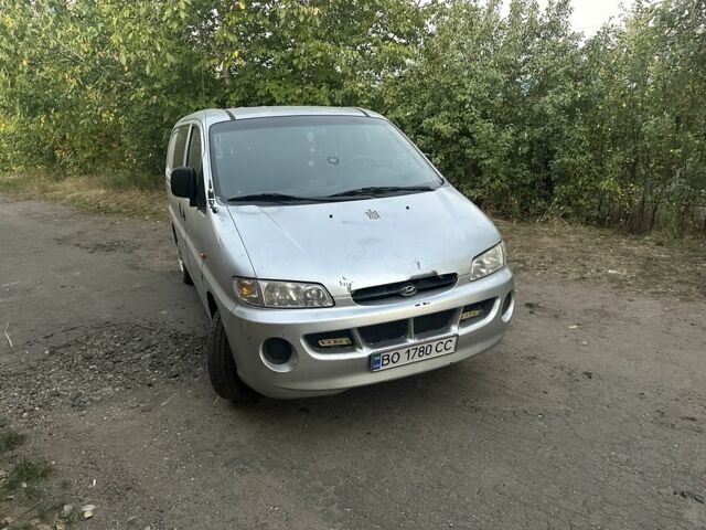 Сірий Хендай Н1 (Старекс), об'ємом двигуна 2.5 л та пробігом 333 тис. км за 2000 $, фото 4 на Automoto.ua