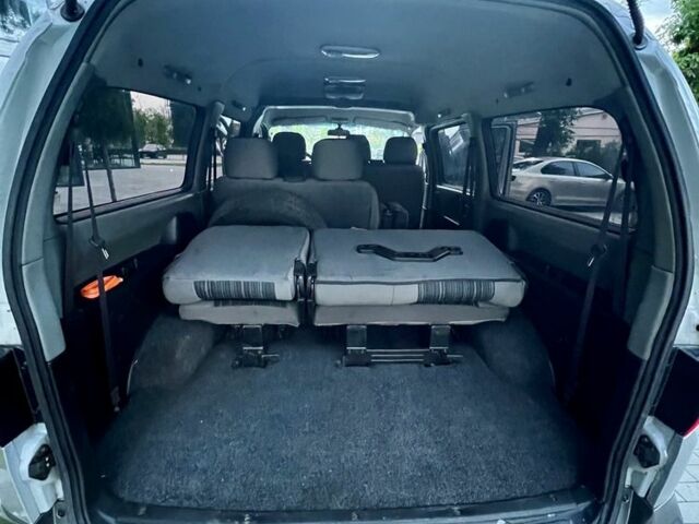 Серый Хендай Н1 (Старекс), объемом двигателя 2.4 л и пробегом 315 тыс. км за 8688 $, фото 6 на Automoto.ua