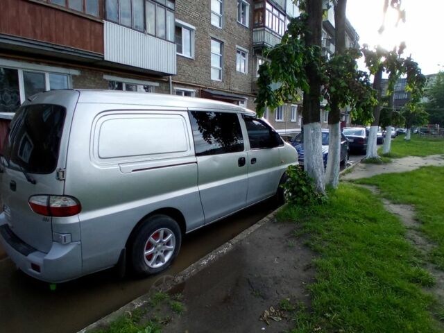 Серый Хендай Н1 (Старекс), объемом двигателя 2.4 л и пробегом 210 тыс. км за 4099 $, фото 7 на Automoto.ua