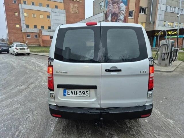 Серый Хендай Н1 (Старекс), объемом двигателя 2.5 л и пробегом 274 тыс. км за 2750 $, фото 7 на Automoto.ua