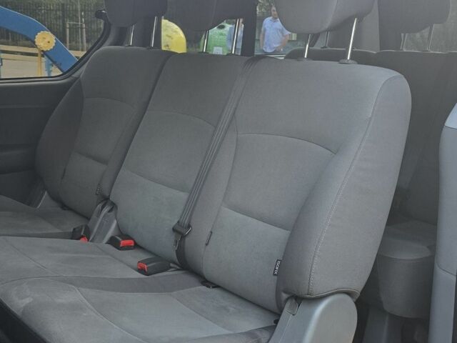 Серый Хендай Н1 (Старекс), объемом двигателя 2.5 л и пробегом 237 тыс. км за 13200 $, фото 6 на Automoto.ua