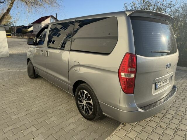 Сірий Хендай Н1 (Старекс), об'ємом двигуна 2.5 л та пробігом 151 тис. км за 12500 $, фото 4 на Automoto.ua