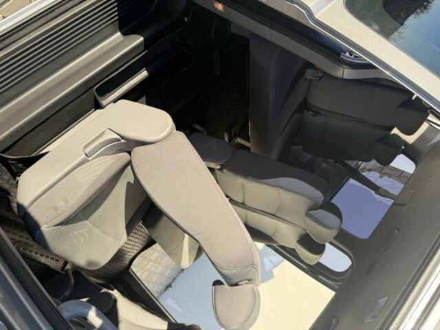 Сірий Хендай Н1 (Старекс), об'ємом двигуна 2.5 л та пробігом 151 тис. км за 12500 $, фото 16 на Automoto.ua