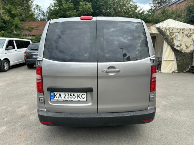 Сірий Хендай Н1 (Старекс), об'ємом двигуна 2.5 л та пробігом 430 тис. км за 10300 $, фото 7 на Automoto.ua