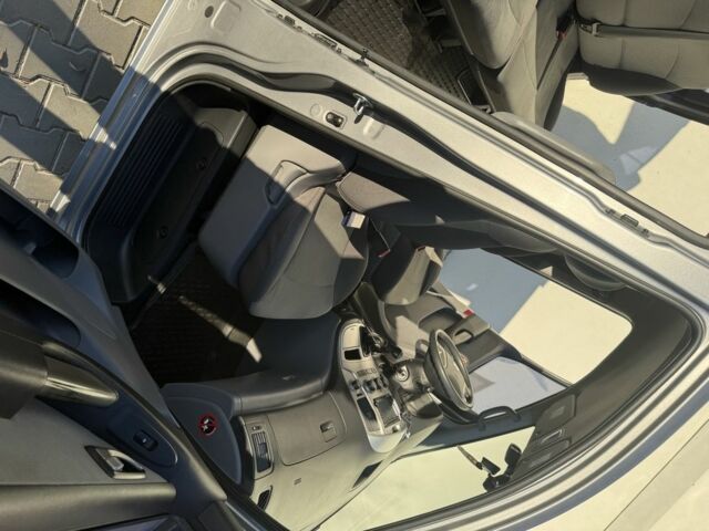 Сірий Хендай Н1 (Старекс), об'ємом двигуна 2.5 л та пробігом 151 тис. км за 12500 $, фото 13 на Automoto.ua