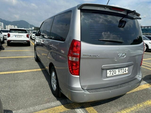 Серый Хендай Н1 (Старекс), объемом двигателя 2.5 л и пробегом 196 тыс. км за 14500 $, фото 6 на Automoto.ua