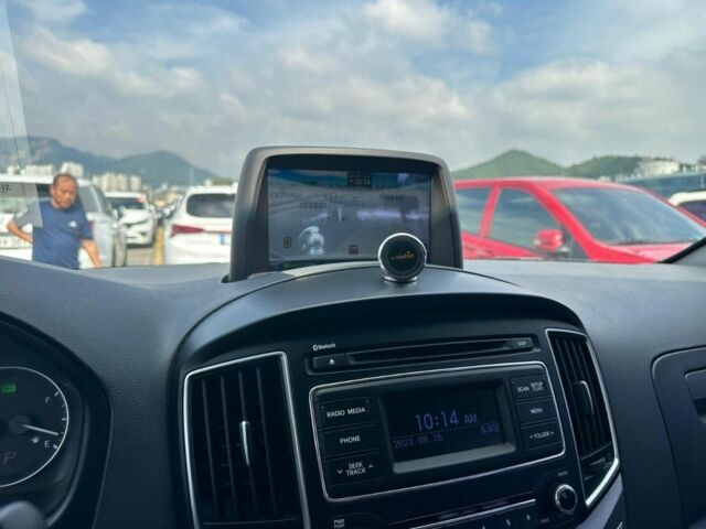 Серый Хендай Н1 (Старекс), объемом двигателя 2.5 л и пробегом 196 тыс. км за 14500 $, фото 16 на Automoto.ua